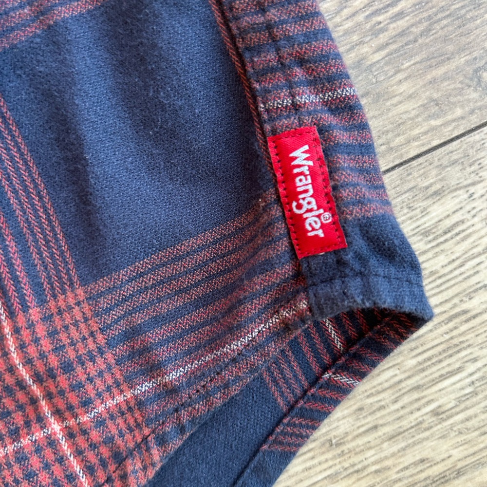 Wrangler Men's Casual Plaid Shirt - Navy and Red - Picture 3 of 6